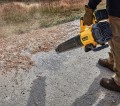 Dmuchawa do liści akumulatorowa 18V 5Ah bezprzewodowa DeWalt ładowarka