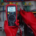 Miernik samochodowy multimetr uniwersalny wielofunkcyjny tester UNI-T